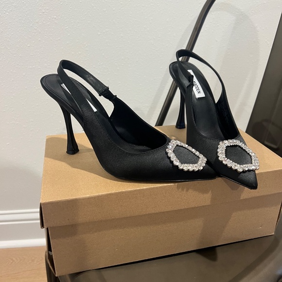 Steve Madden - Picture 2 of 3